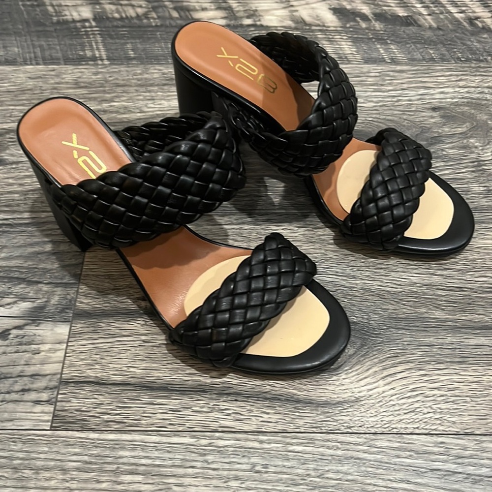 Cute black Heels size 7